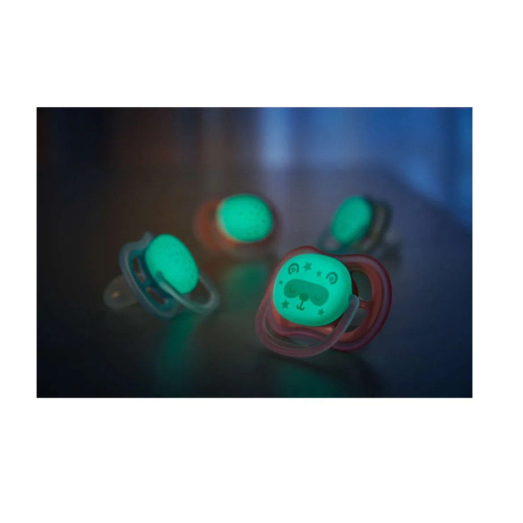 3 Mamaderas Blue + Set de 2 chupetes Nocturnos 6-18 meses y 4 Cucharas